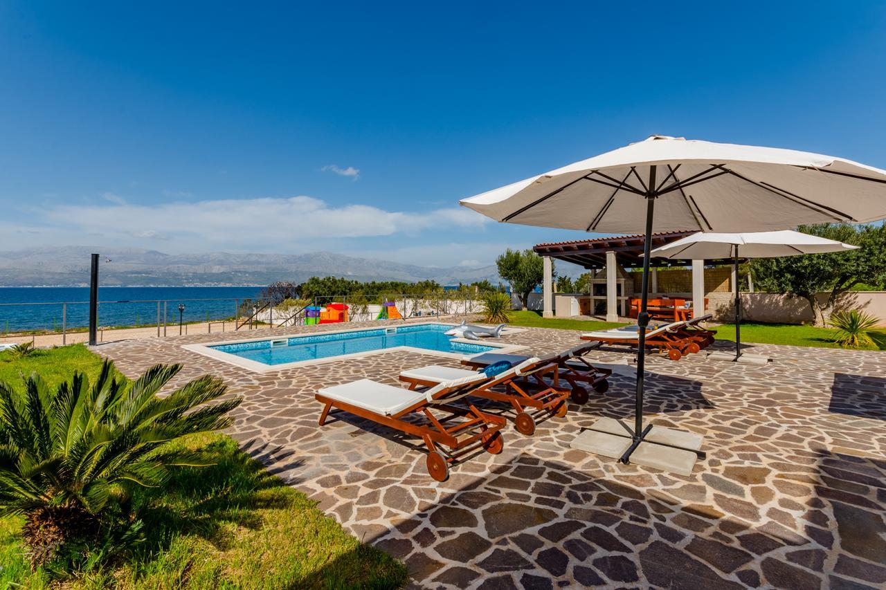 Villa Mis Supetar Exterior photo